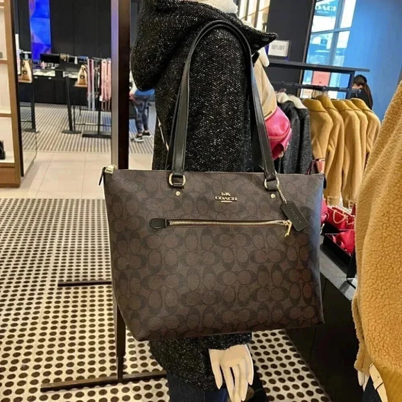COACH GALLERY TOTE IN SIGNATURE CANVAS (COACH F79609) - Picture 1 of 8